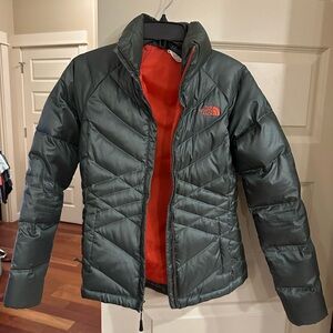 NWOT The North Face Aconcagua green Jacket with bright coral red detail women XS